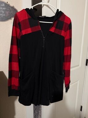 Black & Red Buffalo Plaid Hooded Zip-Up Sweatshirt